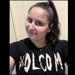 🚨NOT FOR SALE! 🚨 Comfy ᐯOᒪᑕOᗰ T-Shirt.